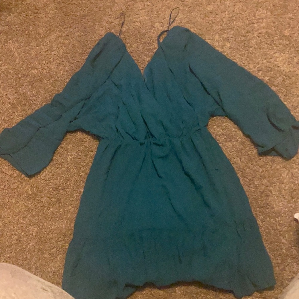 Green dress with opened back